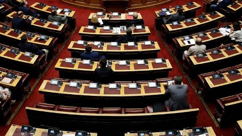 Βουλή: Πέρασε μόνο με κυβερνητικές ψήφους το νομοσχέδιο για το νέο σύστημα επικουρικών συντάξεων