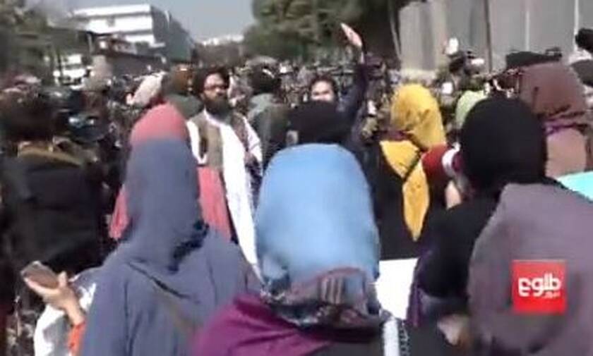 διαδήλωση γυναικών στην Καμπούλ