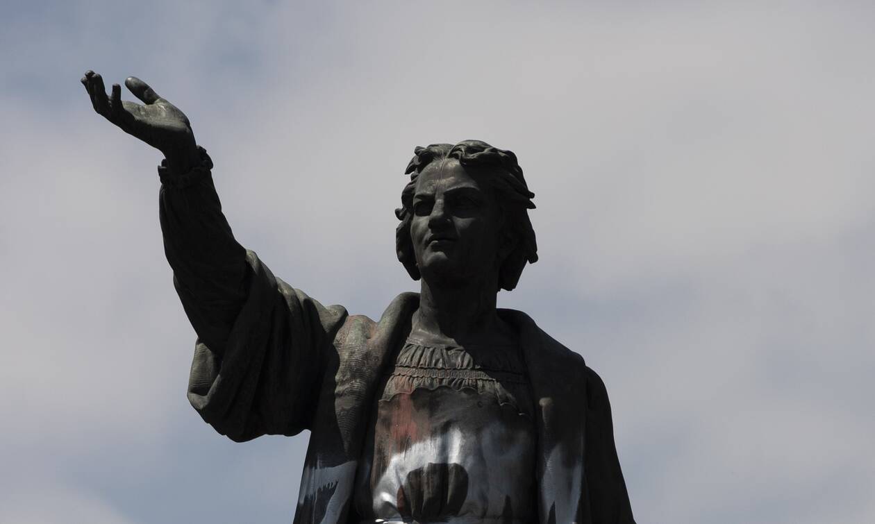 Μεξικό: Κατεβάζουν διάσημο άγαλμα του Κολόμβου στην πρωτεύουσα και βάζουν προτομή αυτόχθονης