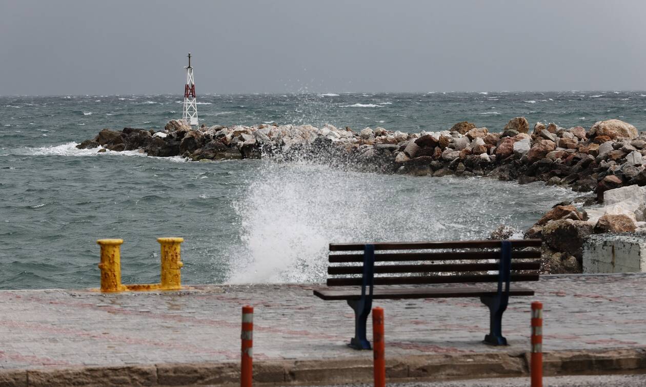 Καιρός: Προσοχή στους ισχυρούς ανέμους στην Αττική και το Αιγαίο – Πού θα έχει ριπές έως 11 μποφόρ