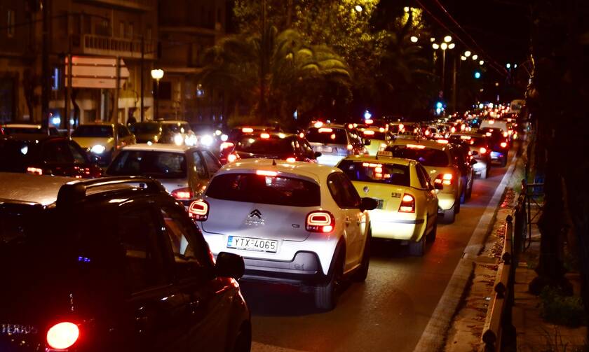 Κίνηση ΤΩΡΑ: Κυκλοφοριακό χάος στους δρόμους της Αθήνας - «Κόκκινος» ο Κηφισός
