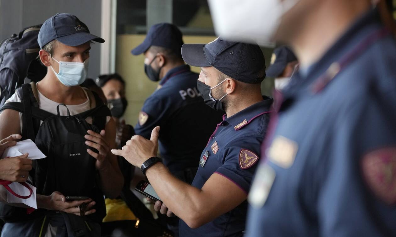 Ιταλία: Έφοδοι από την αστυνομία σε σπίτια αντιεμβολιαστών που ετοίμαζαν βίαιες κινητοποιήσεις