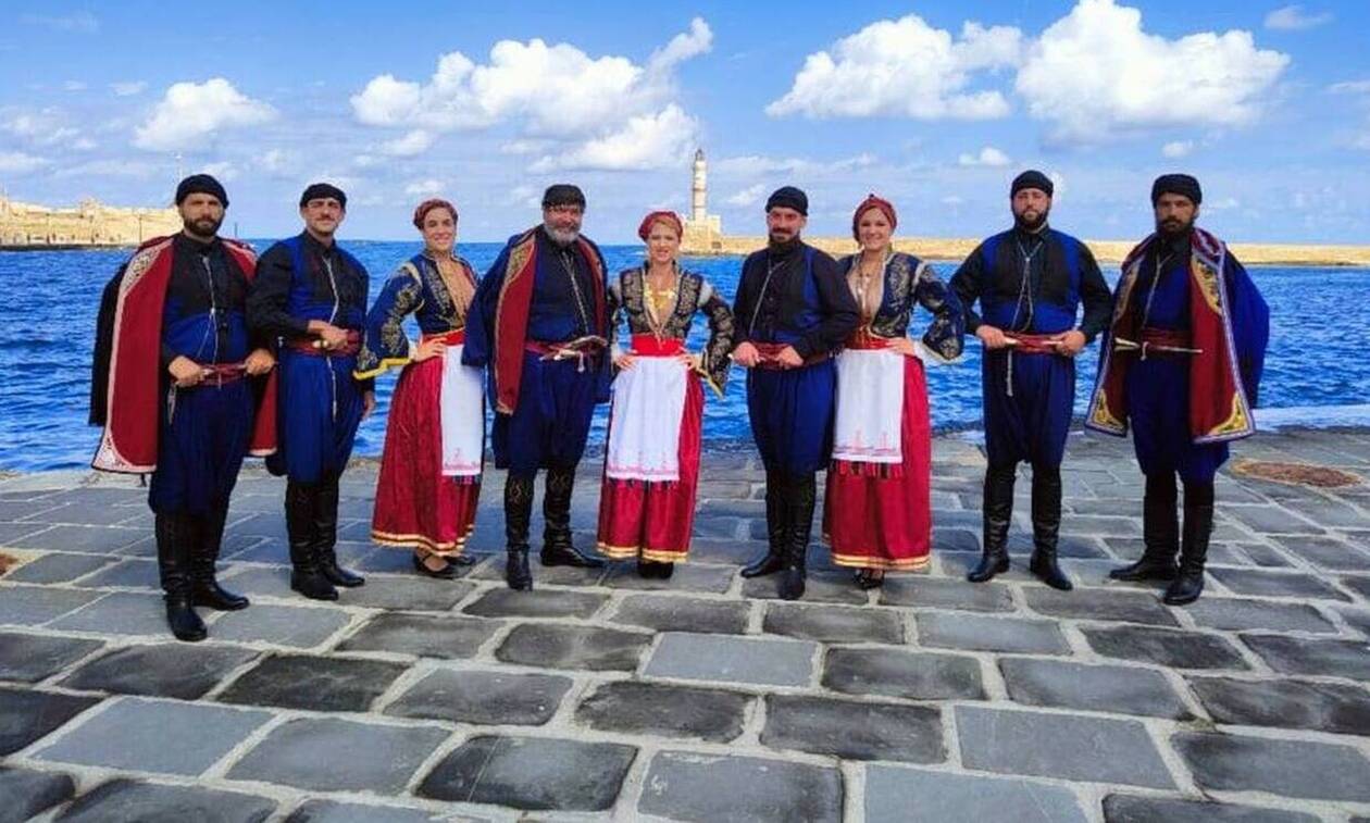 Μίκης Θεοδωράκης: Οι 96 βρακοφόροι που τίμησαν τον παγκόσμιο Έλληνα, «όπως οι Κρητικοί ξέρουν»