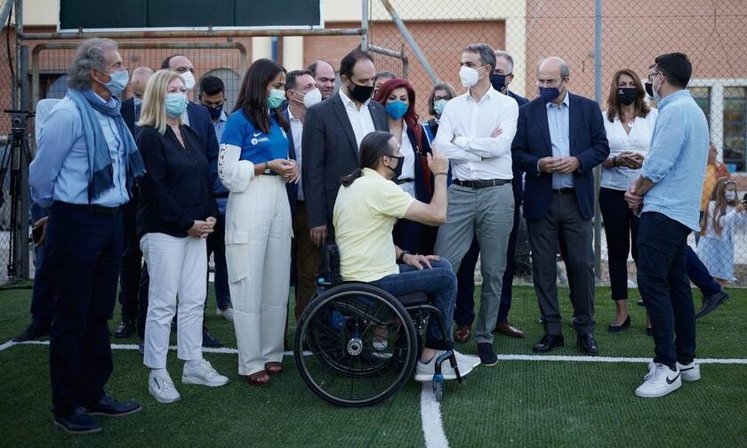 ΔΕΘ 2021: Ο Μητσοτάκης στην προπόνηση της Εθνικής Ομάδας Ποδοσφαίρου Τυφλών