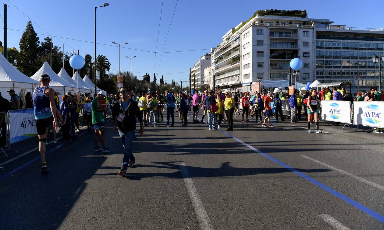 Σε εξέλιξη ο Ημιμαραθώνιος της Αθήνας: Ποιοι δρόμοι είναι κλειστοί για τους οδηγούς