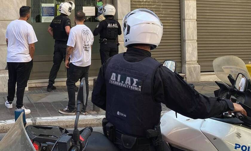 Ένοπλη ληστεία σε τράπεζα, στην «καρδιά» της Αθήνας