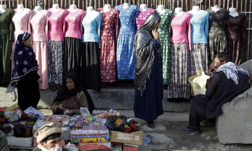 Παραδοσιακές πολύχρωμες φορεσιές στο Αφγανιστάν