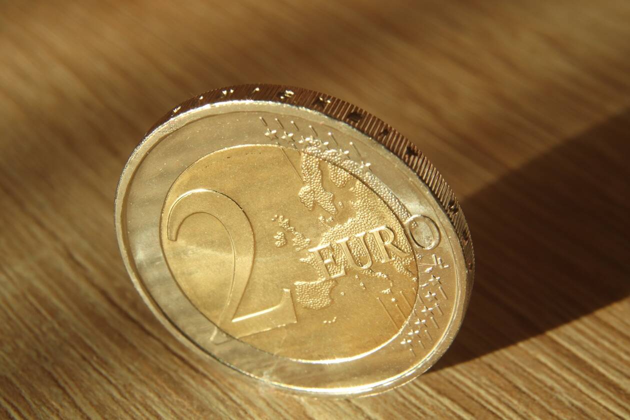 Θεσσαλονίκη: Διοχετεύτηκαν στην αγορά πλαστά νομίσματα των 2 ευρώ