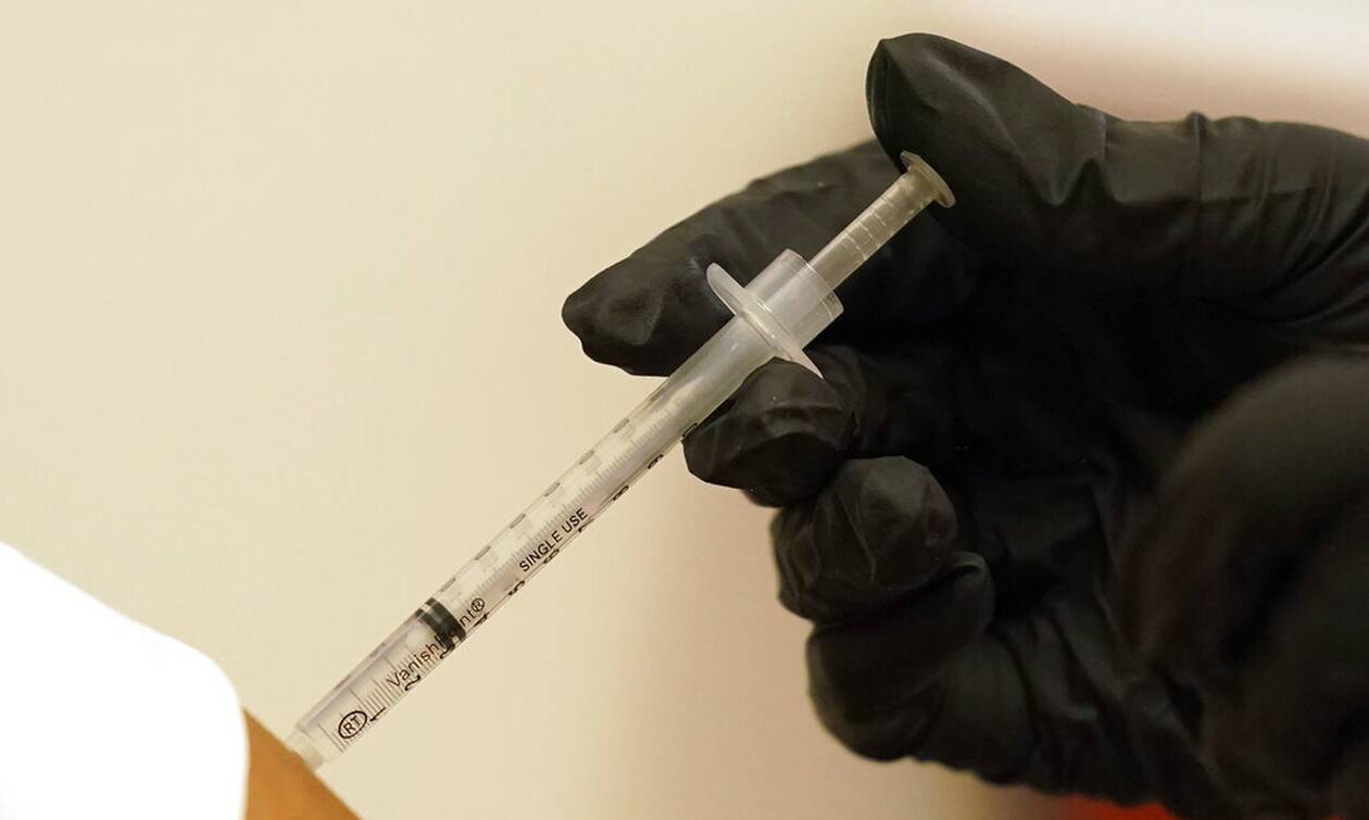 ΗΠΑ: Οι ειδικοί συστήνουν τρίτη δόση του εμβολίου κατά του κορονοϊού στους άνω των 65