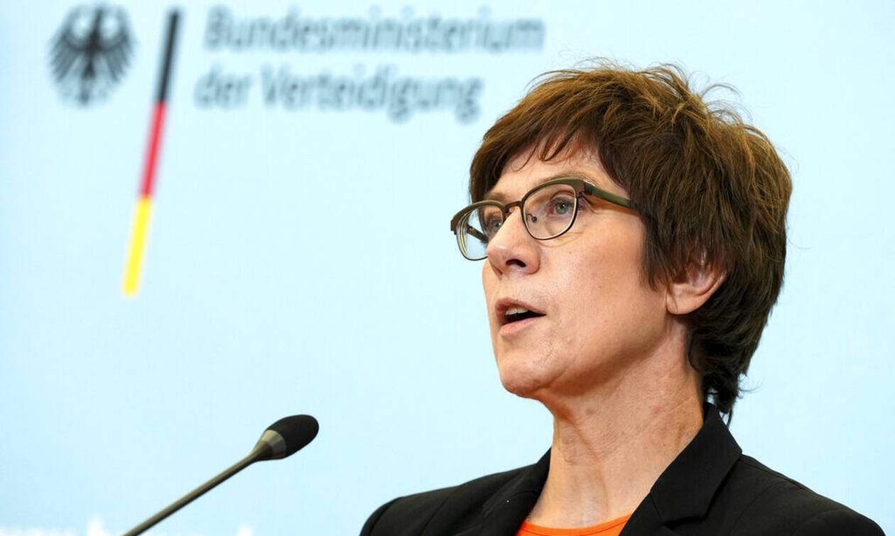 Γερμανία: Η Κραμπ-Καρενμπάουερ θέλει να διεξάγονται ταχύτερα οι στρατιωτικές αποστολές της ΕΕ