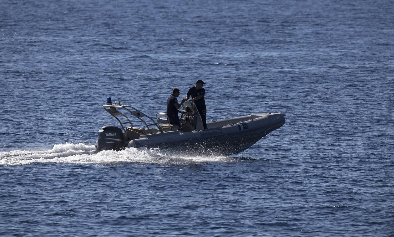 Τούρκοι απειλούν να σφάξουν και επιχειρούν να βουλιάξουν Έλληνες ψαράδες στους Φούρνους (Vid)