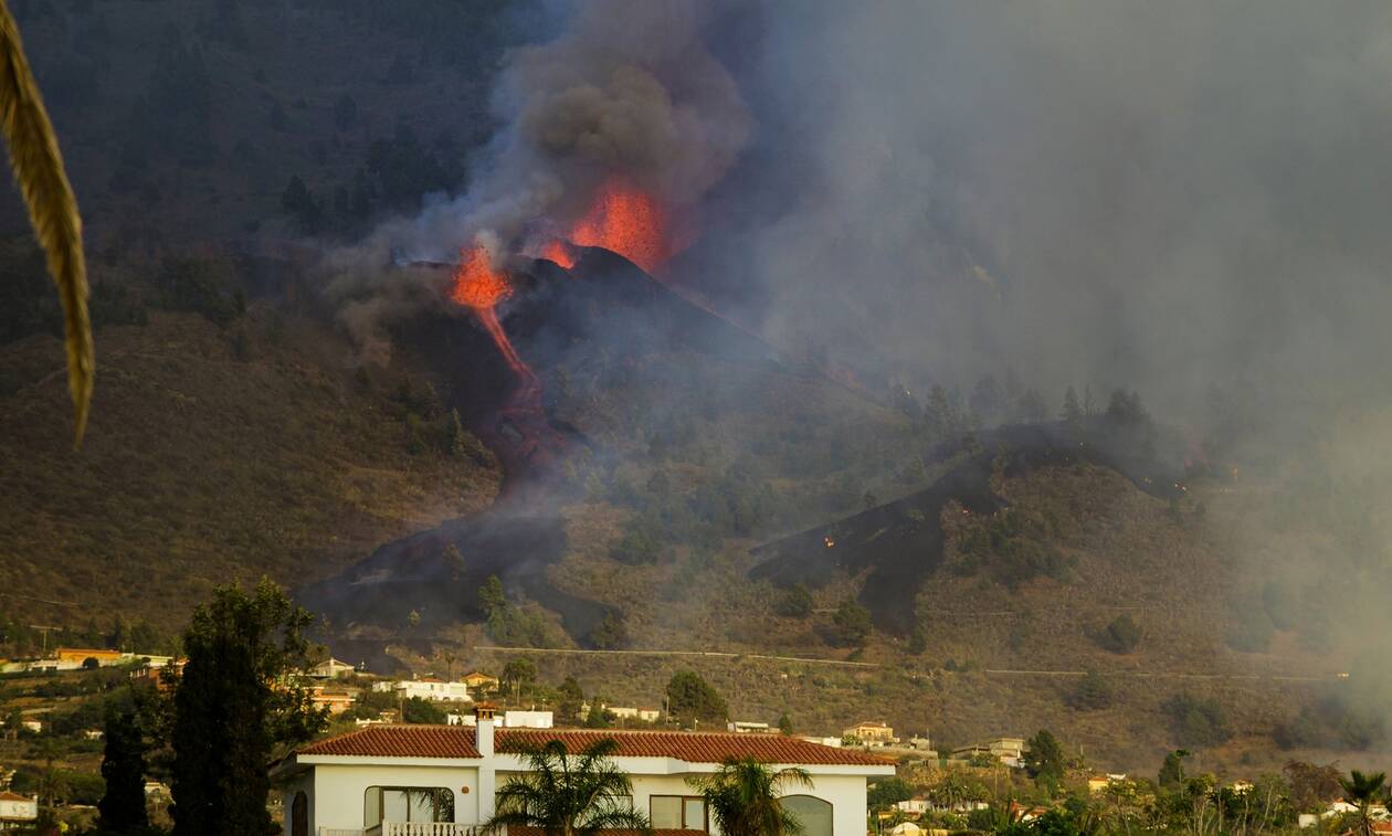 Έκρηξη ηφαιστείου στη Λα Πάλμα: Η λάβα «κατάπιε» 100 σπίτια – Απομακρύνθηκαν κάτοικοι και τουρίστες