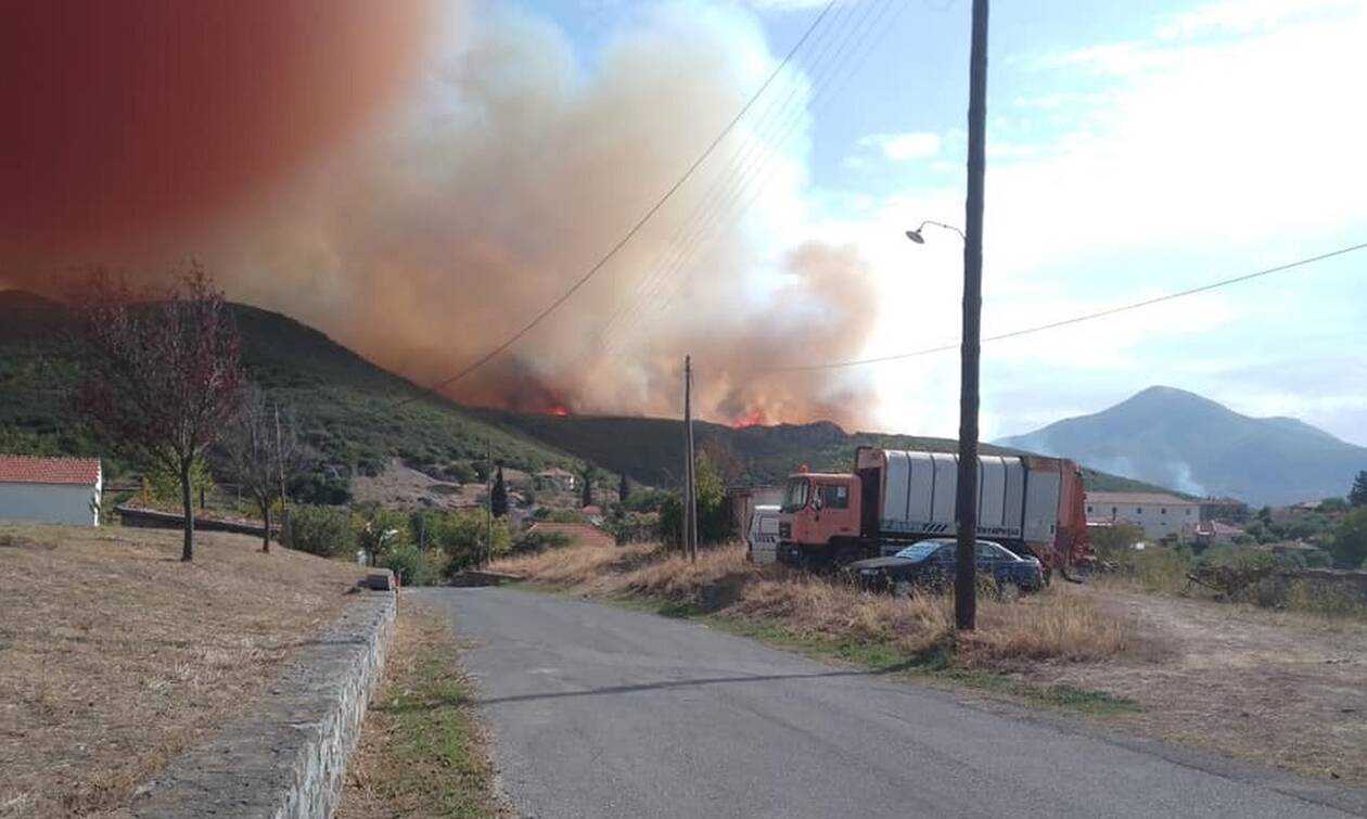 Φωτιά στη Μεγαλόπολη - Απειλείται ο οικισμός Καλύβια - Ενεργοποιήθηκε το 112