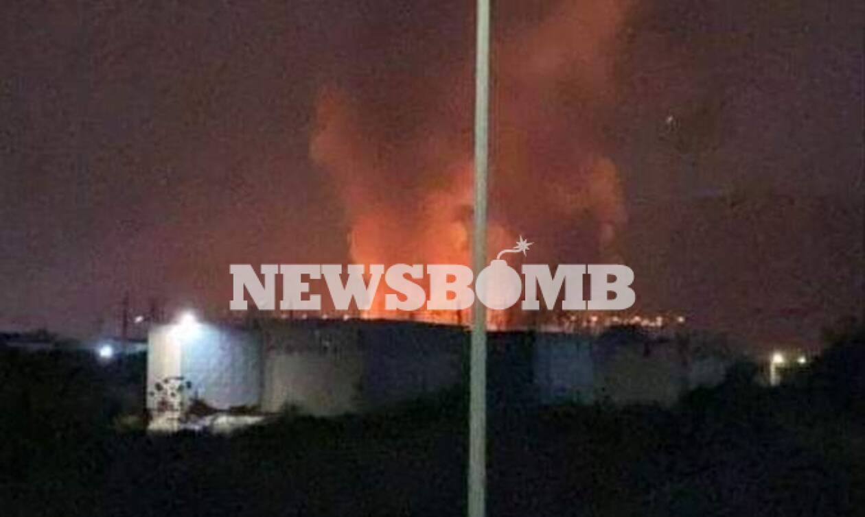 Φωτιά στον Ασπρόπυργο: «Μάχη» με τις φλόγες σε εργοστάσιο ξυλείας - Αποπνικτική η ατμόσφαιρα