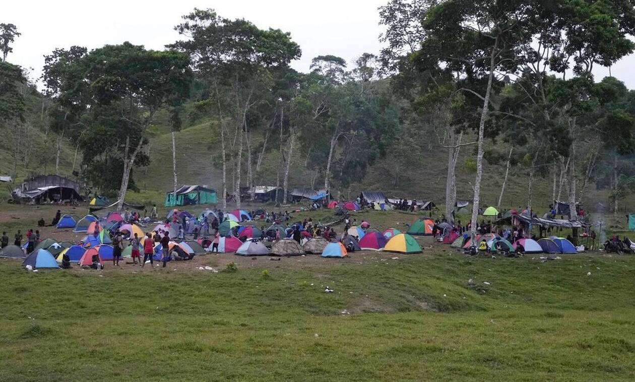 Σχεδόν 19.000 μετανάστες είναι εγκλωβισμένοι κοντά στα σύνορα Κολομβίας - Παναμά