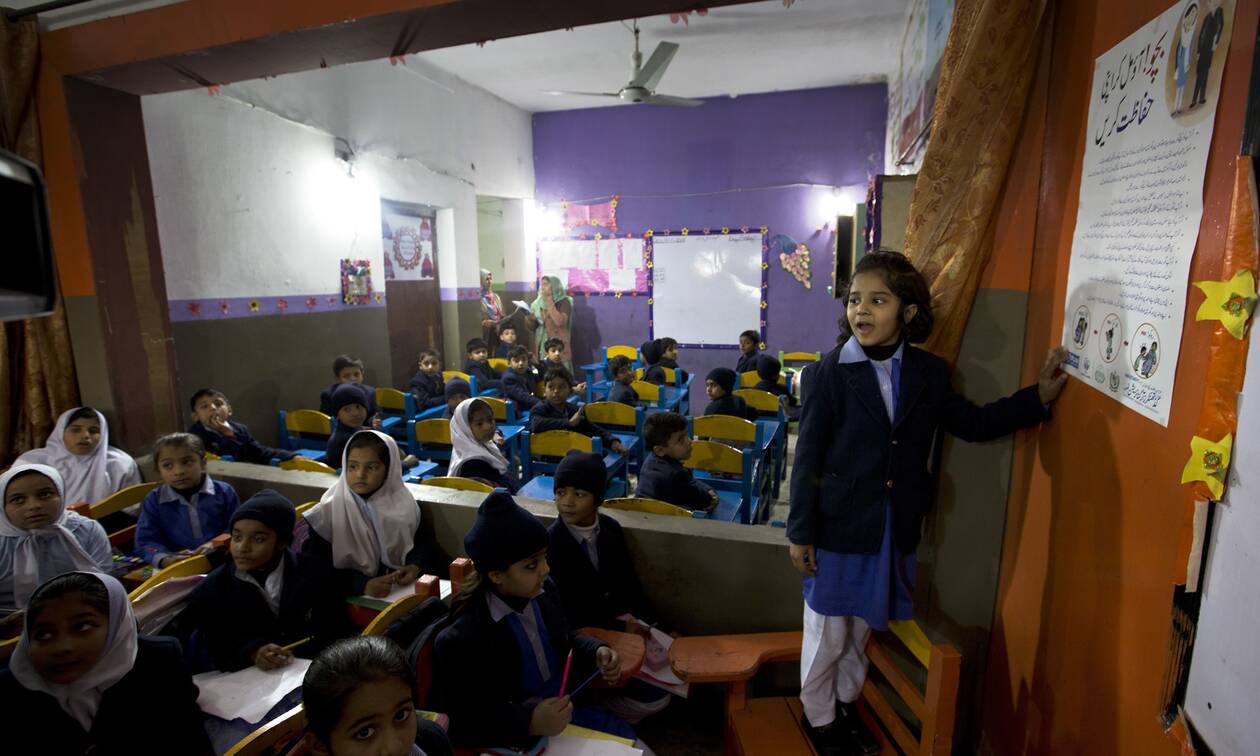 Πακιστάν: Επίθεση με βόμβα σημειώθηκε σε σχολείο θηλέων- Η πρώτη εδώ και χρόνια