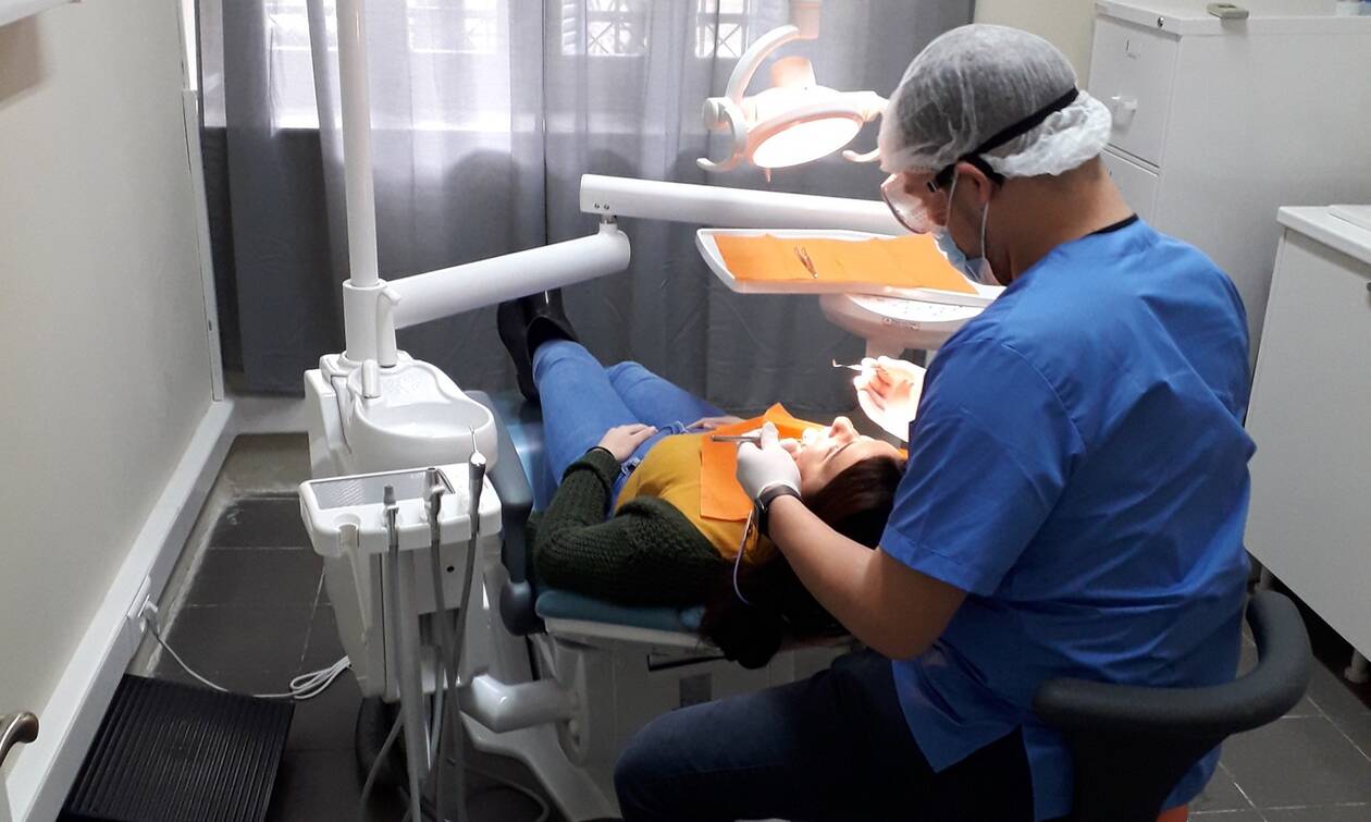 Κορονοϊός: Έρχεται νέα ΚΥΑ για τα οδοντιατρεία - «Οι εμβολιασμένοι δεν θα χρειάζονται rapid test»