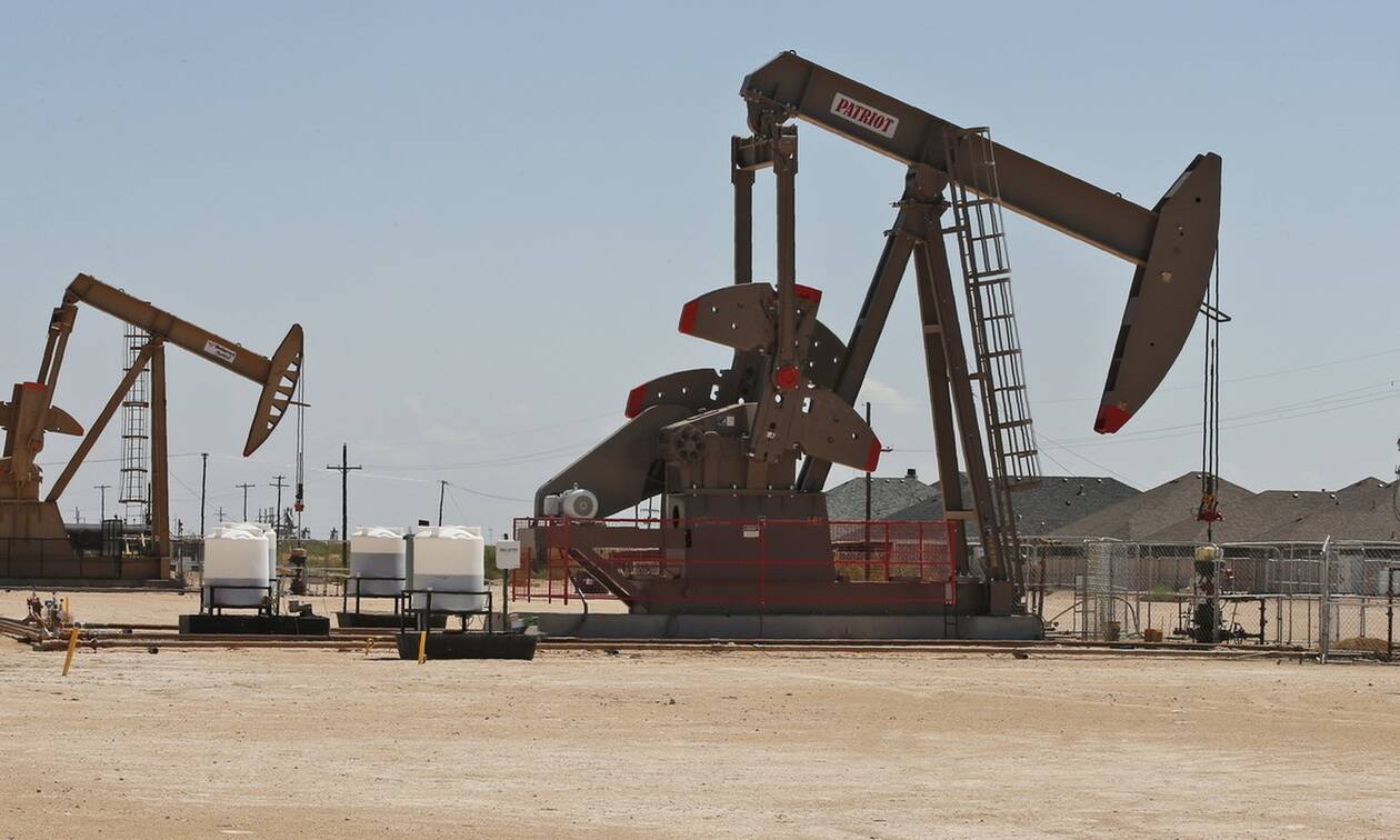 «Καλπάζει» η τιμή του πετρελαίου: Πάνω από τα 80 δολάρια το Brent
