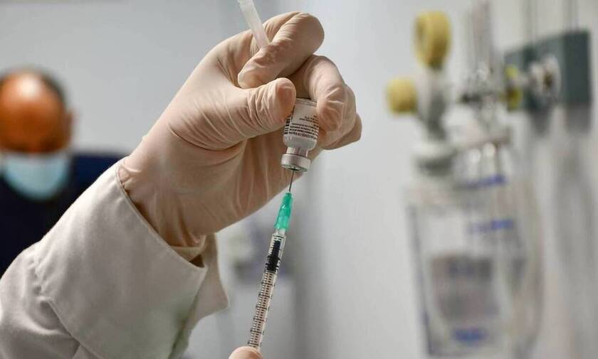 Κορονοϊός - ΗΠΑ: Σε ποιες τρεις κατηγορίες του πληθυσμού χορηγείται η τρίτη δόση του εμβολίου