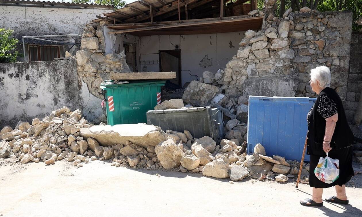 Σεισμός στην Κρήτη: «Το Αρκαλοχώρι βυθίστηκε 15 εκατοστά - Τα 5,3R ισοπέδωσαν ό,τι είχε απομείνει»