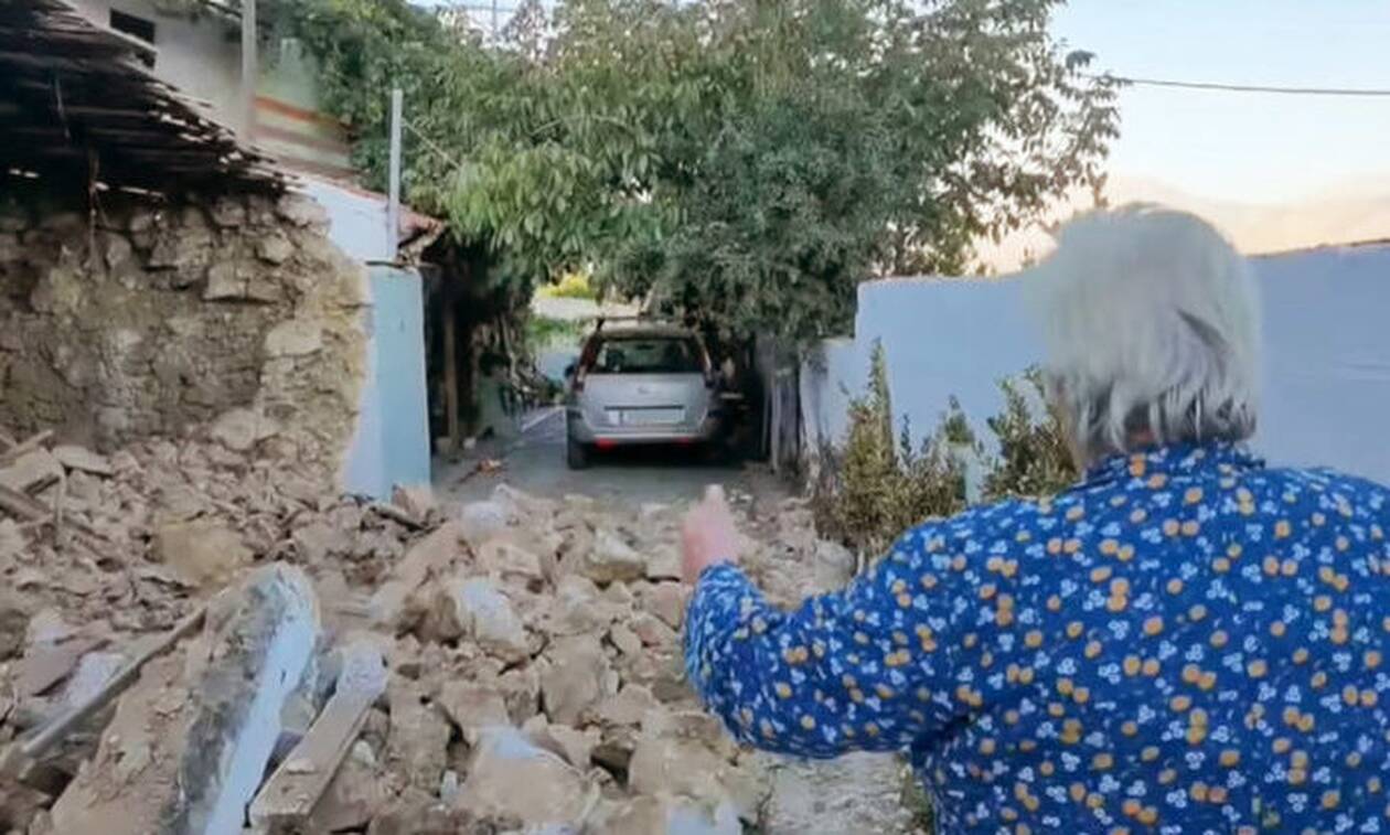 Σεισμός στην Κρήτη: Συγκινεί 84χρονη μέσα από το μισογκρεμισμένο σπίτι της – «Έλα να σου κάνω καφέ»