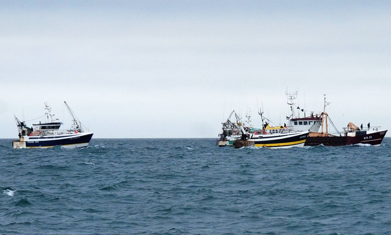 Γαλλία-Βρετανία: Φόβοι για νέα «ναυμαχία» στη Μάγχη για τα δικαιώματα αλιείας μετά το Brexit