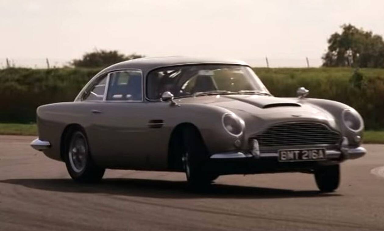 Οι πιλότοι της Aston Martin F1 οδηγούν την DB5 του 007