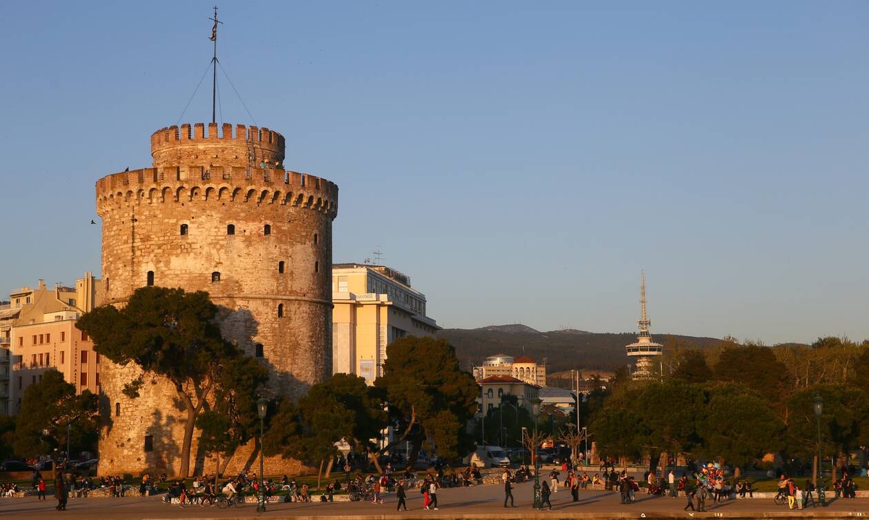 Θεσσαλονίκη: Γιατί επέστρεψε στο μίνι lockdown έναν χρόνο μετά την «έκρηξη» του 2020
