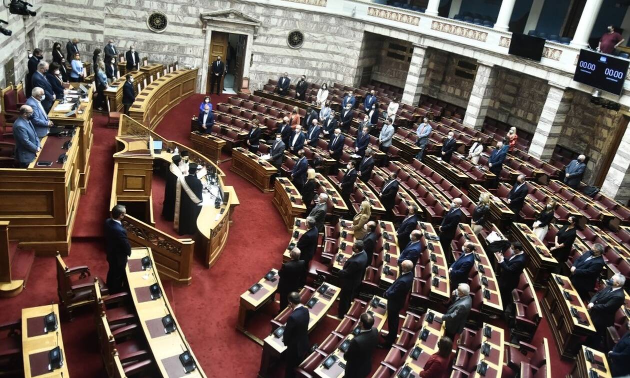 Βουλή: Με αγιασμό ξεκίνησαν οι εργασίες της Γ' Συνόδου