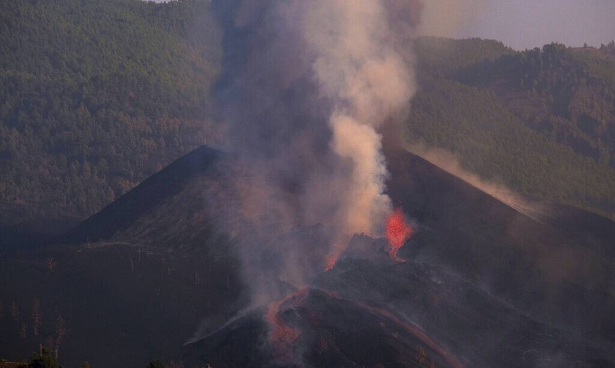 Έκρηξη ηφαιστείου στην Ισπανία: Φούσκωσε το ποτάμι της λάβας στη Λα Πάλμα (pics+vid)