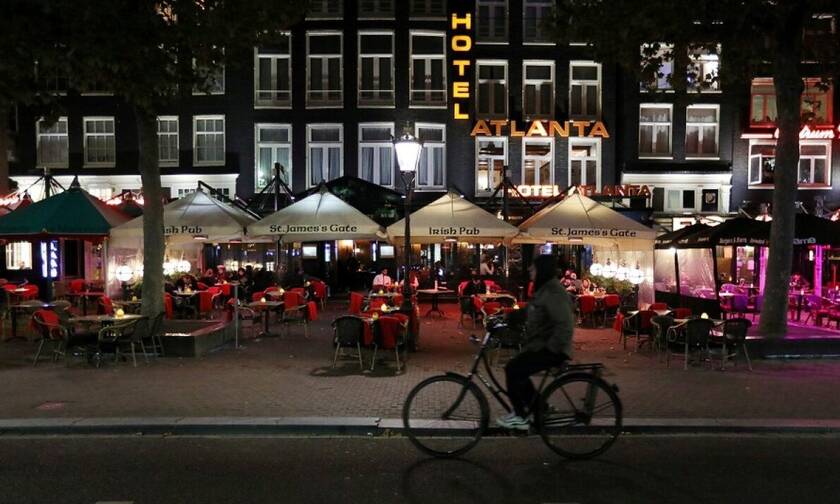 Ολλανδικό δικαστήριο απέρριψε αίτημα να καταργηθούν οι κανονισμοί για το «πιστοποιητικό κορονοϊού»