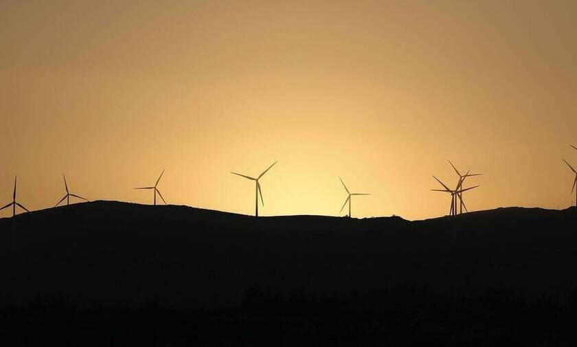 Φον ντερ Λάιεν: Πρέπει να επενδύσουμε στις ανανεώσιμες πηγές ενέργειας για πιο σταθερές τιμές
