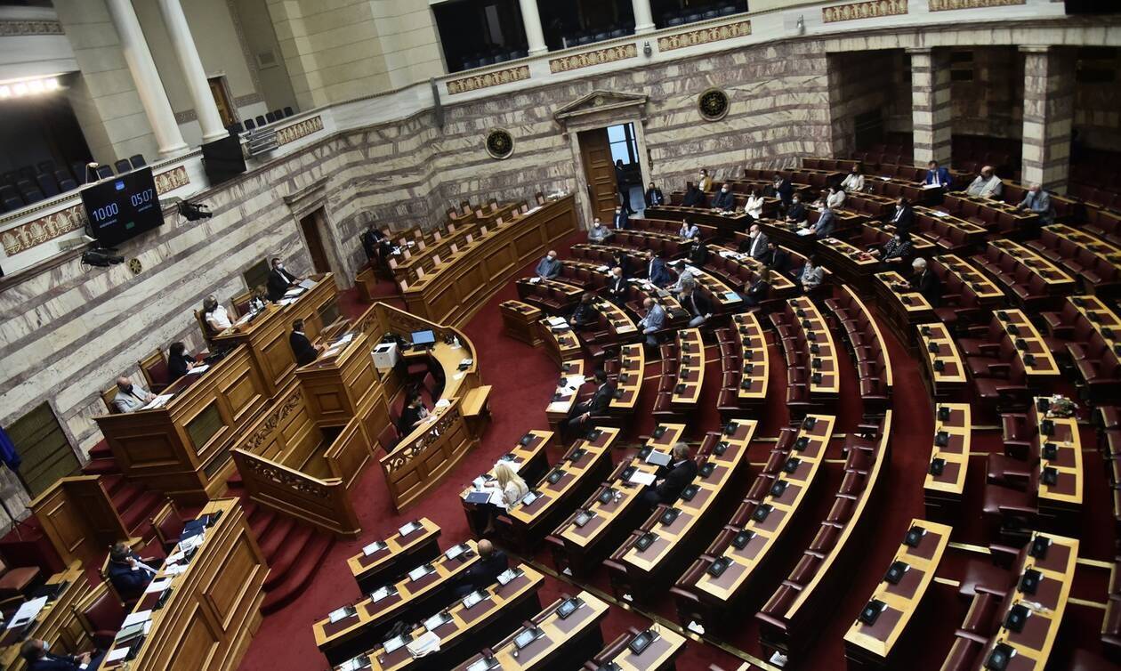 LIVE: Η συζήτηση στη Βουλή για την αμυντική συμφωνία Ελλάδας - Γαλλίας