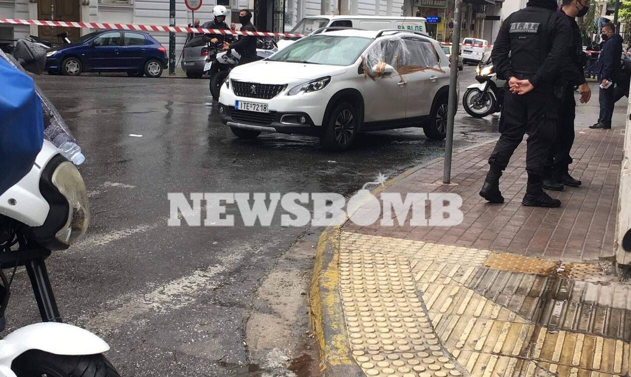 Ρεπορτάζ Newsbomb.gr: Η καταδίωξη και οι πυροβολισμοί - Πήγε να πατήσει τους αστυνομικούς ο οδηγός!