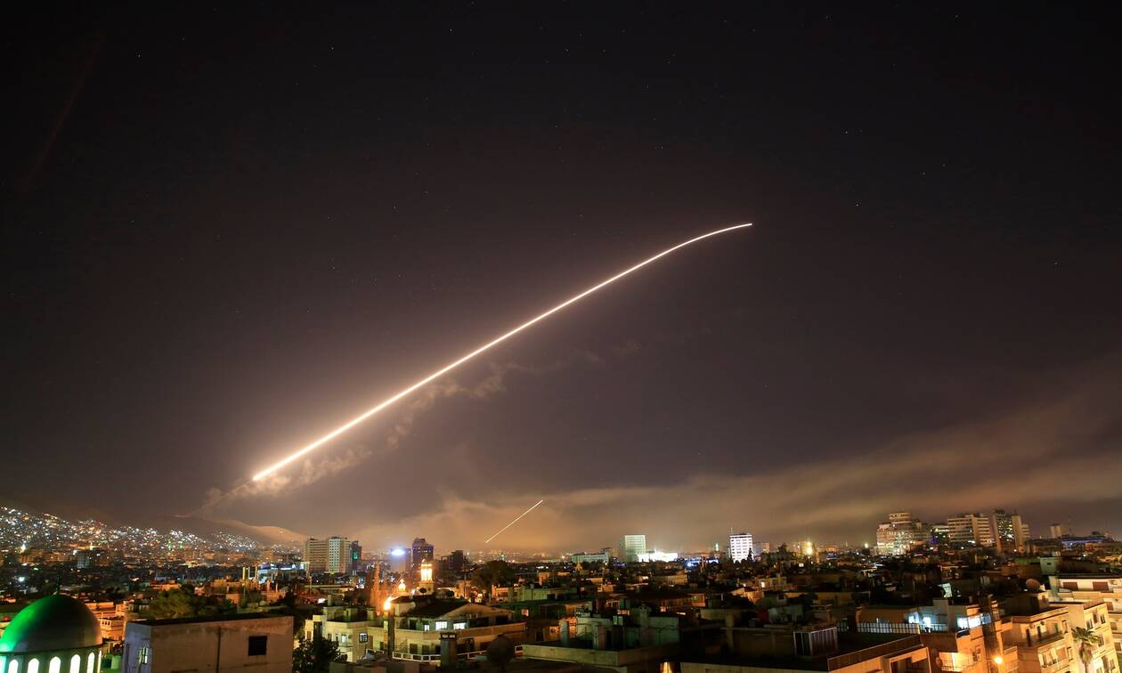 Συρία: Ισραηλινοί πύραυλοι έπληξαν το στρατιωτικό αεροδρόμιο της Χομς - Έξι τραυματίες στρατιώτες