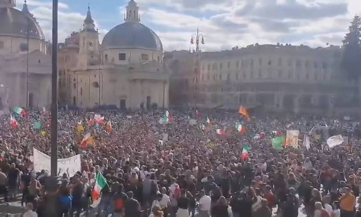 Ιταλία: Ένταση αντιεμβολιαστών - αστυνομίας στην κεντρική Πλατεία του Λαού της Ρώμης (vids)