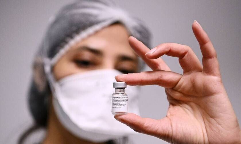 Τρίτη δόση εμβολίου: Ανοίγει σήμερα η πλατφόρμα για τους άνω των 50 ετών