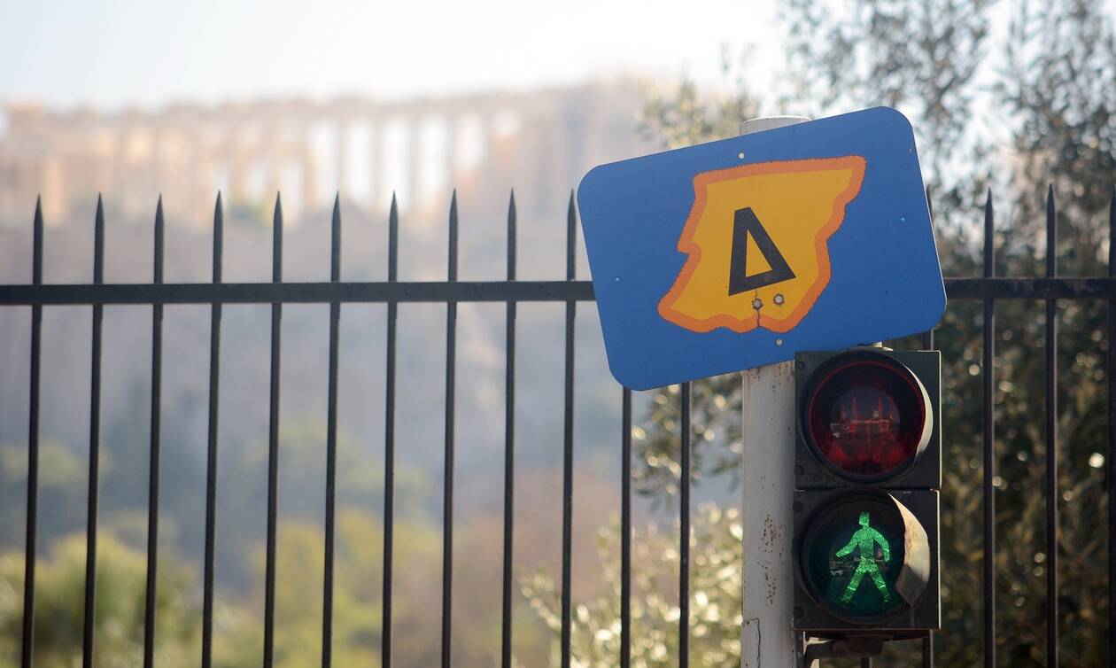 Ανατροπή με τον Δακτύλιο της Αθήνας: Σε ποια οχήματα μπαίνει «μπλόκο»