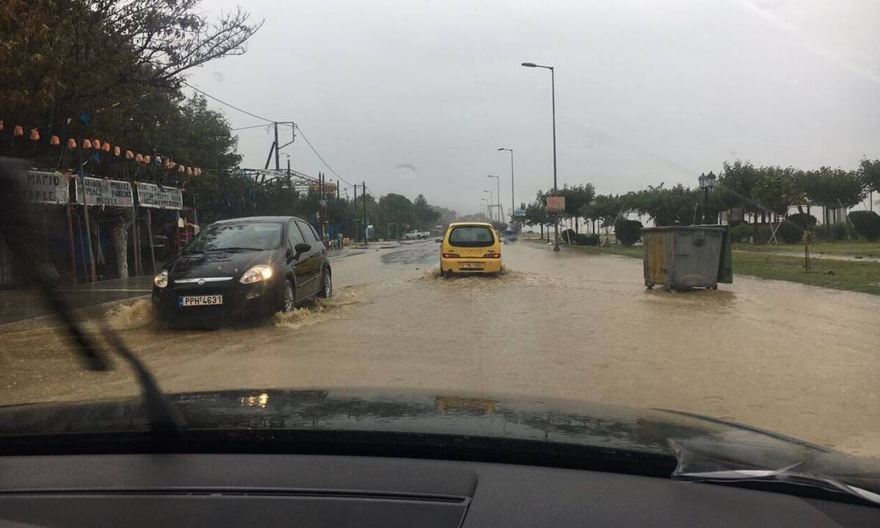Η κακοκαιρία «Αθηνά» σαρώνει τη χώρα: Ραγδαία επιδείνωση του καιρού και φόβοι για νέες πλημμύρες