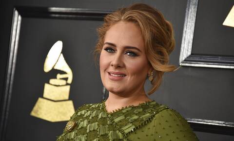 Σάλος στο Twitter για την ερώτηση-παγίδα στην Adele και την αντίδρασή της