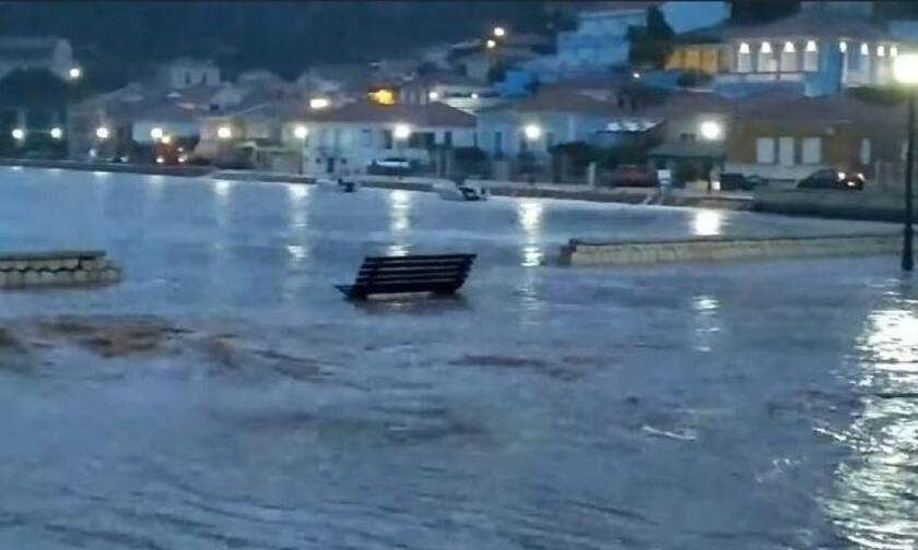 Κακοκαιρία «Μπάλλος» - Ιθάκη: Πλημμύρισε το Βαθύ από την έντονη βροχόπτωση