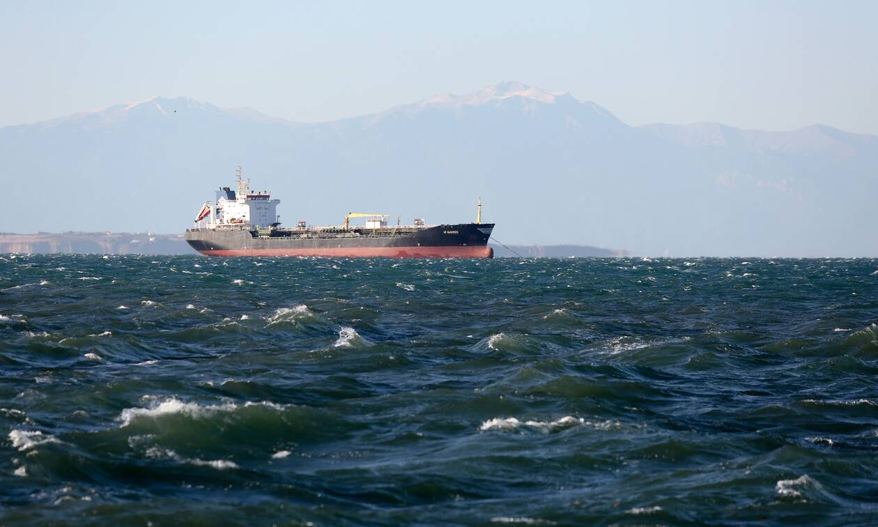 Ακυβέρνητο φορτηγό πλοίο πλέει δυτικά της Χίου - Στο σημείο σπεύδει ρυμουλκό