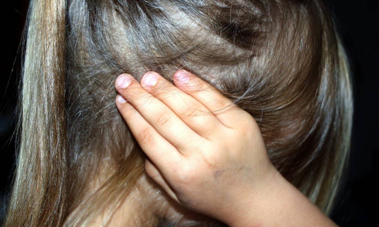 Αποτροπιασμός στη Ρόδο για την 8χρονη: «Παραπονιόταν έναν χρόνο ότι πονάει» λέει η μητέρα της