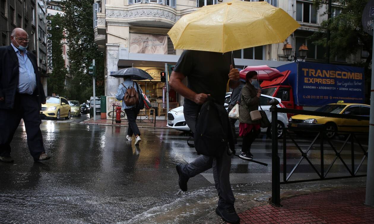 Καιρός: Άστατος ο καιρός σήμερα Δευτέρα - Πού αναμένονται βροχές και σποραδικές καταιγίδες