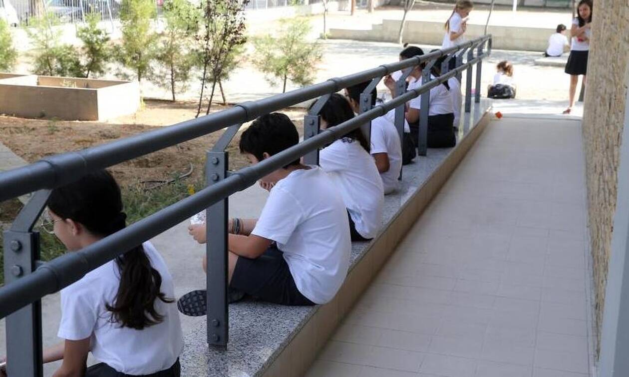 Ανησυχία στην Κύπρο: Κρούσματα κορονοϊού σε δύο Δημοτικά σχολεία (vid)