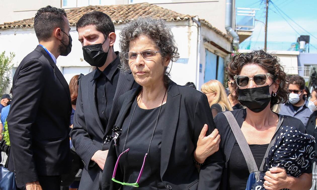 Δικηγόρος Μαργαρίτας Θεοδωράκη: Ο Μίκης Θεοδωράκης δεν αναφέρει τον Νίκο Κουρή ως γιο στις διαθήκες
