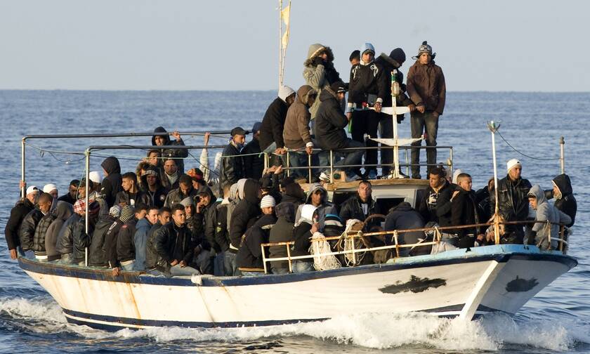 Mετανάστες στα ανοικτά της Ιταλίας