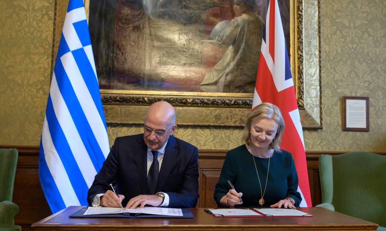 Σημαντική διμερή συμφωνία — πλαίσιο υπέγραψαν Ελλάδα και Βρετανία