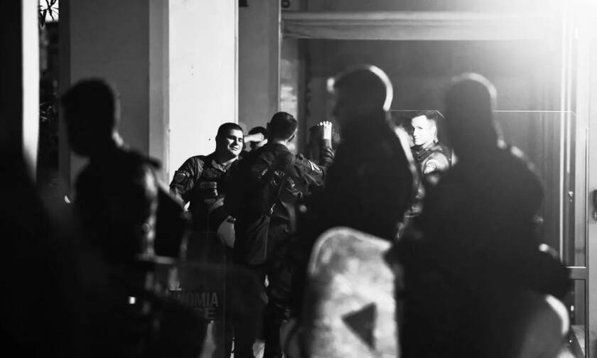 Καταδίωξη στο Πέραμα: Έπραξαν σωστά ή υπερβολικά οι αστυνομικοί;