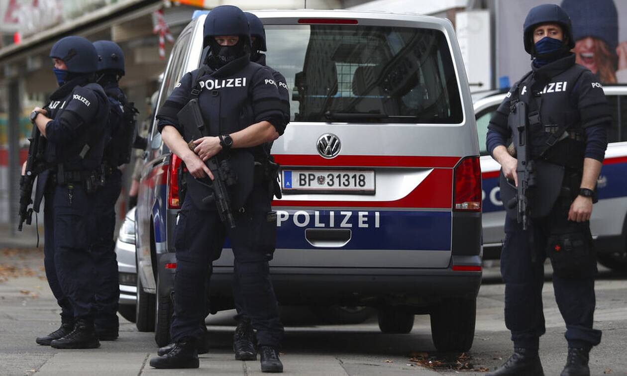 Συναγερμός στην Αυστρία: Τέσσερις τραυματίες σε επίθεση με μαχαίρι στη Βιέννη